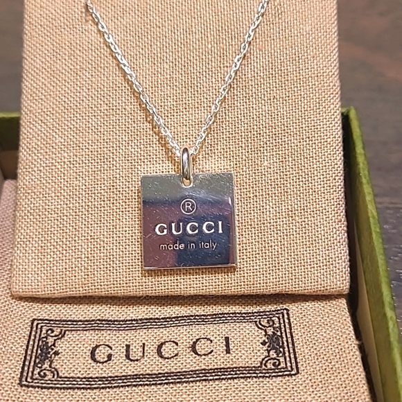 Gucci Sterling Silver Plaque Charm Necklace - Picture 1 of 2